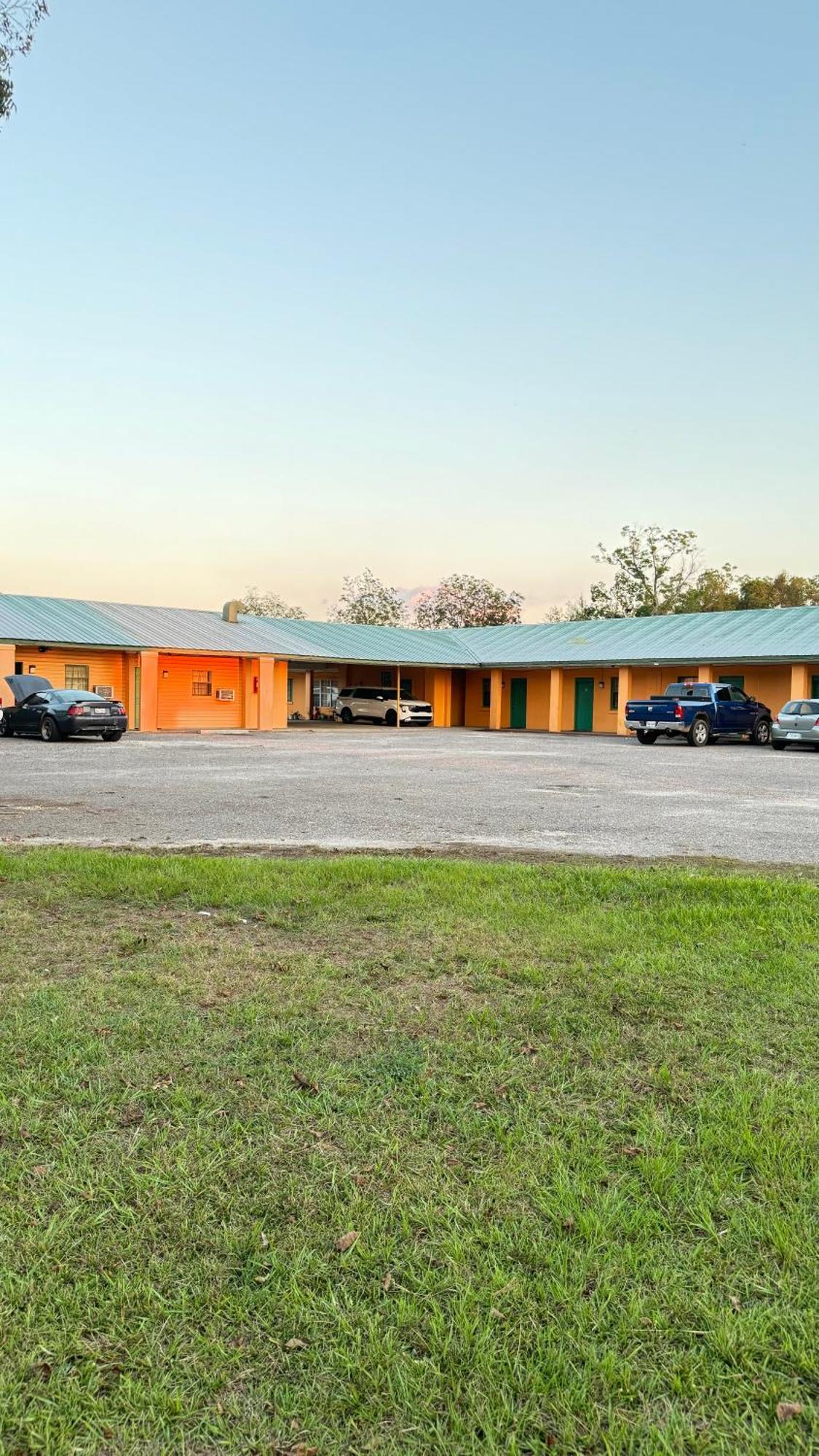 Greenlawn Motel Atmore Buitenkant foto